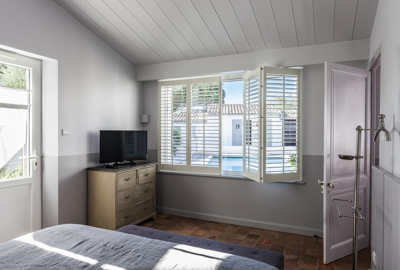 Hotel Les Bois Flottais เลอบัวส์-ปลาจ-อ็อง-เร ภายนอก รูปภาพ